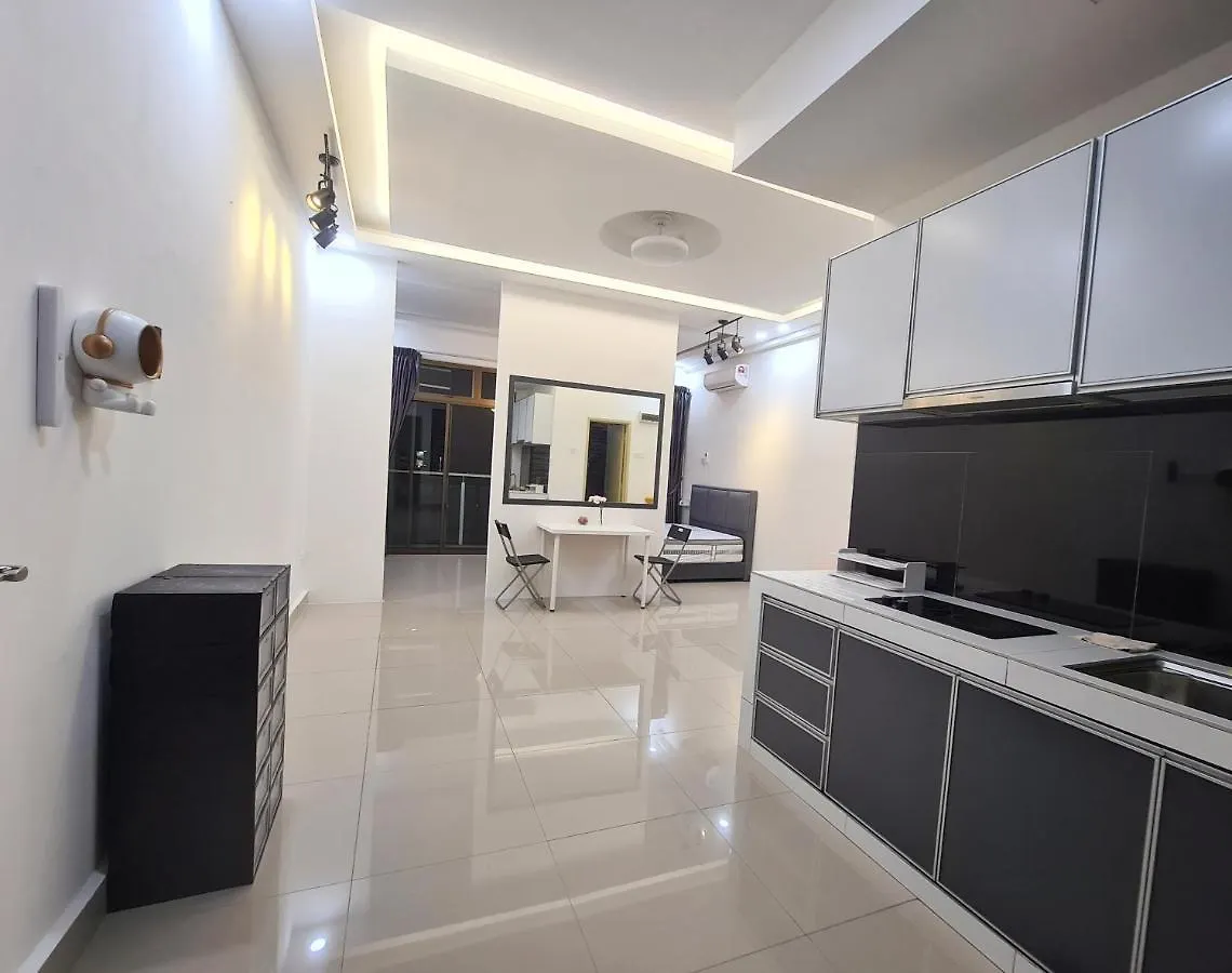 Stylish Studio at Palazio Taman: City View Balcony & Netflix Johor Bahru Apartment
